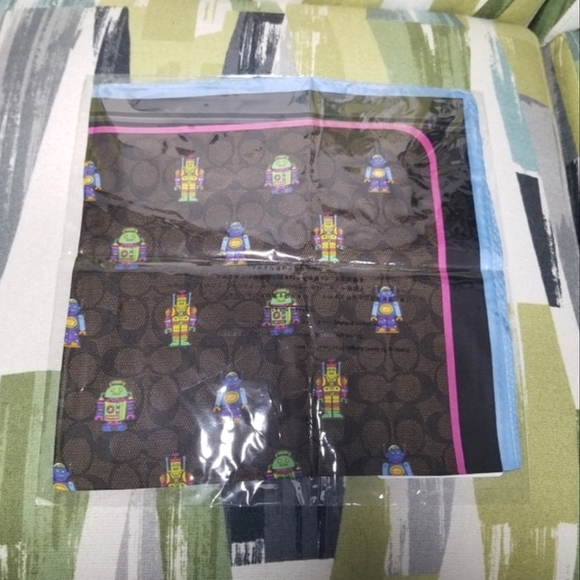 🤖🎯Coach Signature Cosmic Robot Print Silk Bandana In Walnut Multi🤖 - Picture 7 of 7